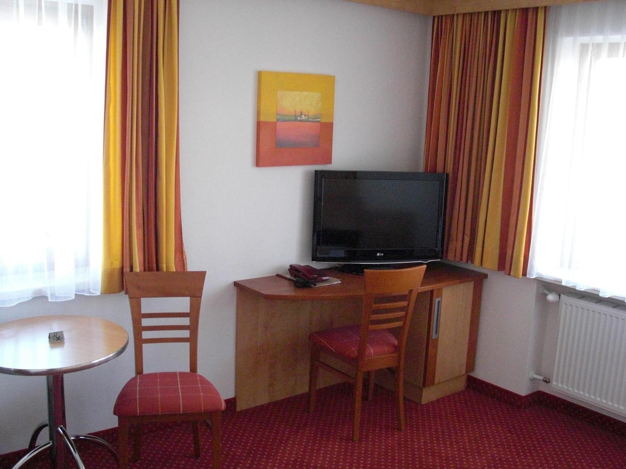 Hotel-Pension Flora Saalbach-Hinterglemm Quarto foto