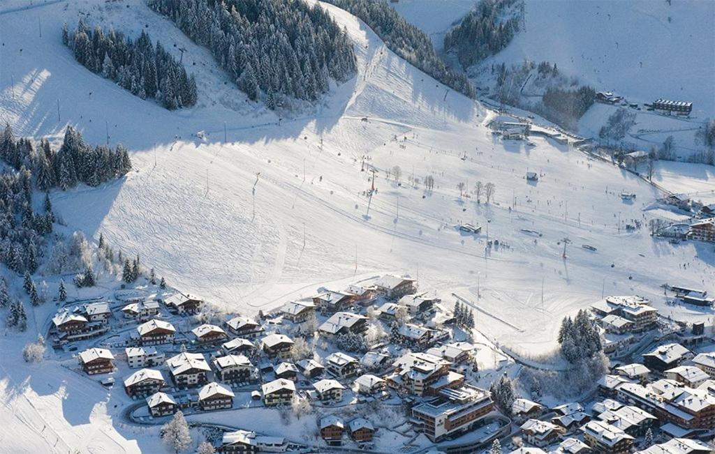 Hotel-Pension Flora Saalbach-Hinterglemm Exterior foto